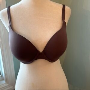 Victoria’s Secret t-shirt push up full coverage bra size 32DD